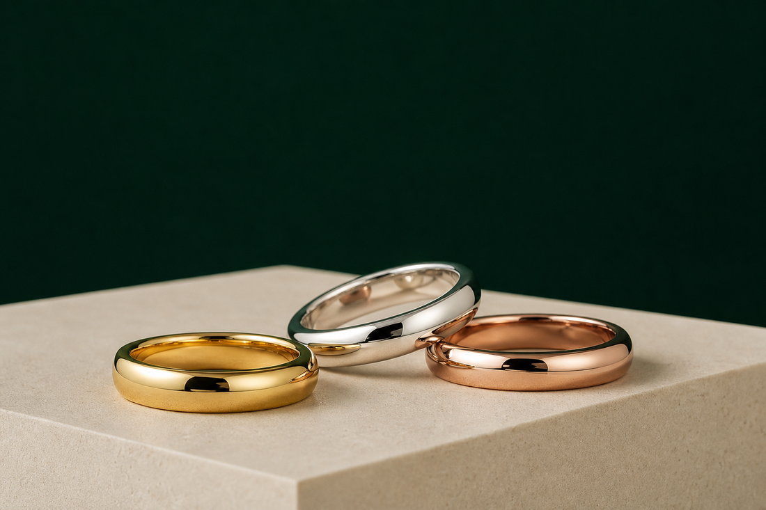 Anillos en oro amarillo, blanco y rosa que muestran las diferencias de color